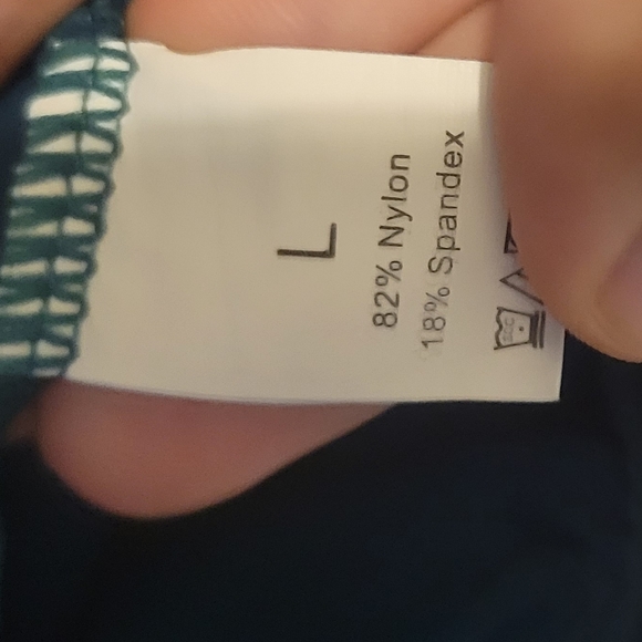 Halter top - Picture 2 of 2